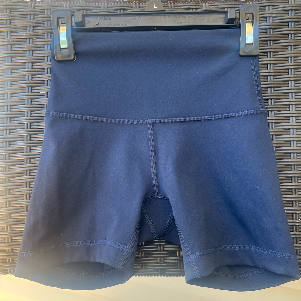 Lululemon Biker Shorts, Size 0, True Navy! Great preowned condition! 💙